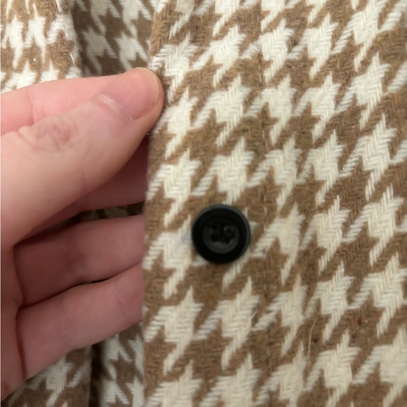 Houndstooth Button Up Shacket - Picture 3 of 4